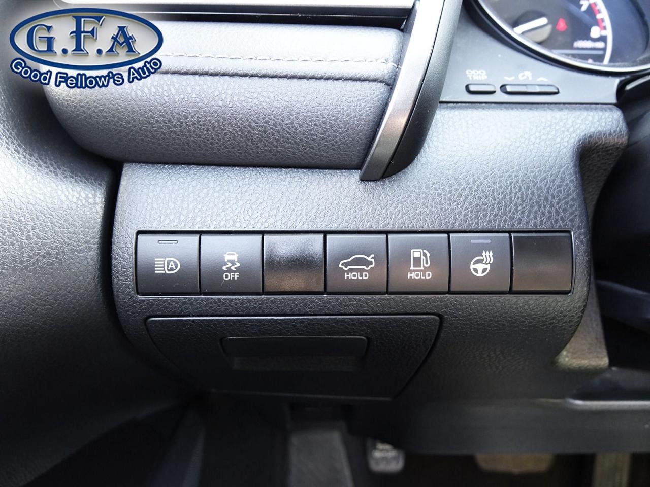 2022 Toyota Camry SE MODEL, LEATHER & CLOTH, REARVIEW CAMERA, HEATED - Photo #19