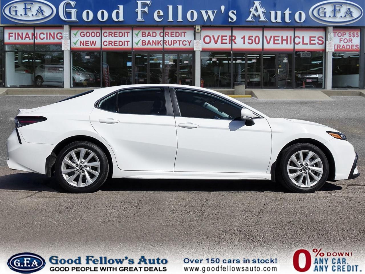 2021 Toyota Camry SE MODEL, LEATHER & CLOTH, REARVIEW CAMERA, HEATED - Photo #3