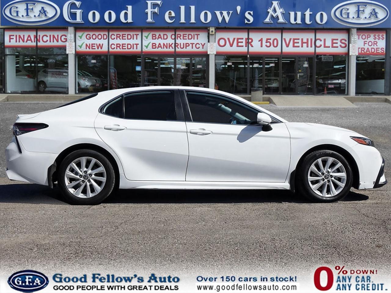 2022 Toyota Camry SE MODEL, LEATHER & CLOTH, REARVIEW CAMERA, HEATED - Photo #3