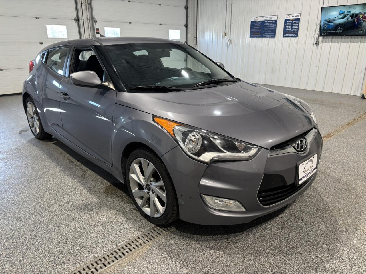 Used 2017 Hyundai Veloster SE 6MT for sale in Brandon, MB