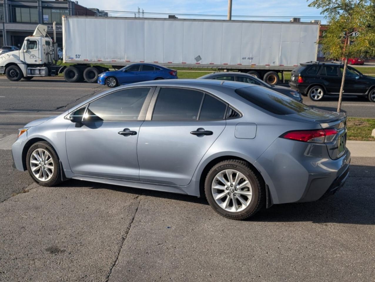 2021 Toyota Corolla SE / BLIND SPOT/ REAR SPOILER/ APPLE CARPLAY - Photo #5