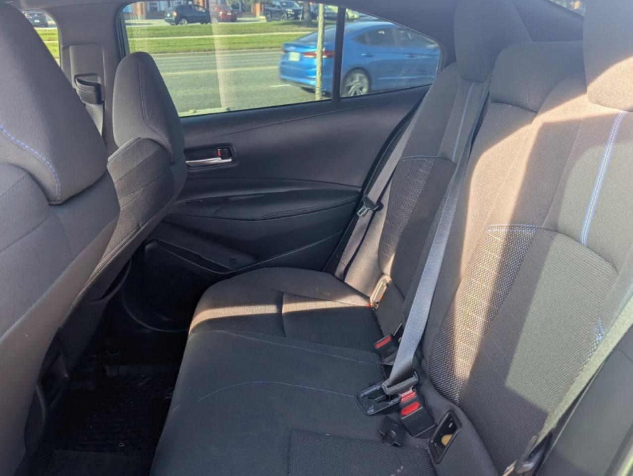 2021 Toyota Corolla SE / BLIND SPOT/ REAR SPOILER/ APPLE CARPLAY - Photo #11