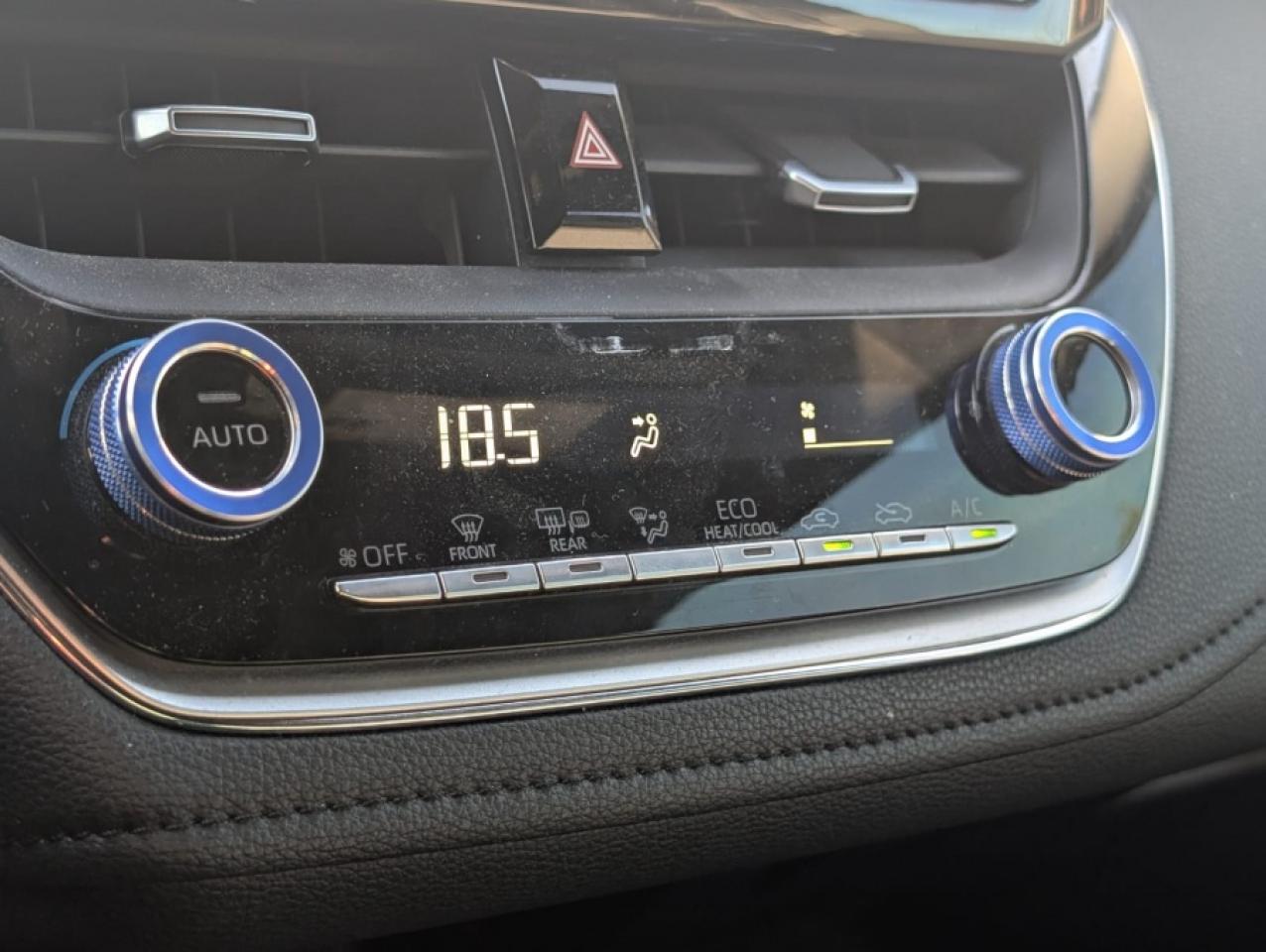 2021 Toyota Corolla SE / BLIND SPOT/ REAR SPOILER/ APPLE CARPLAY - Photo #21