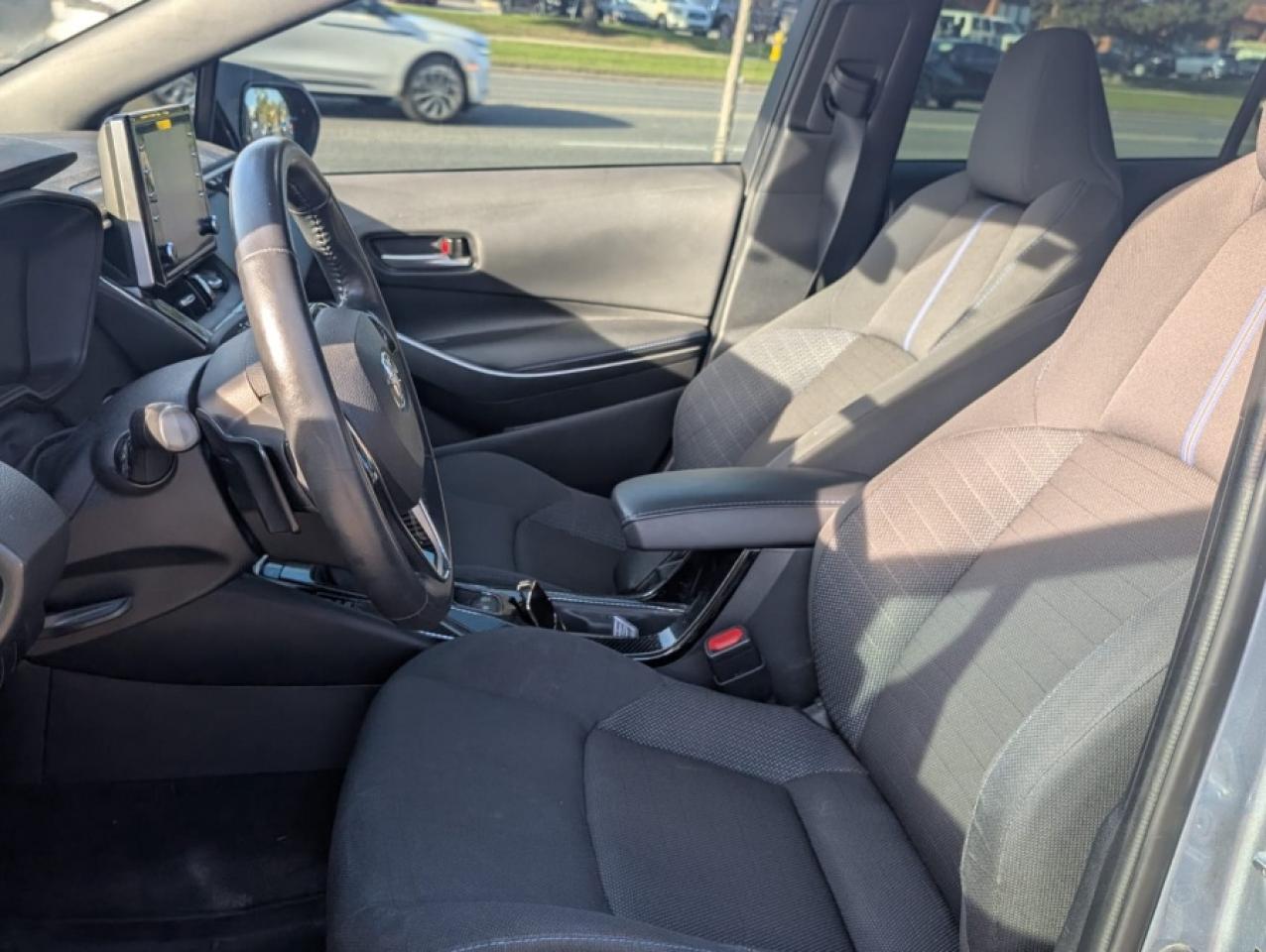 2021 Toyota Corolla SE / BLIND SPOT/ REAR SPOILER/ APPLE CARPLAY - Photo #23