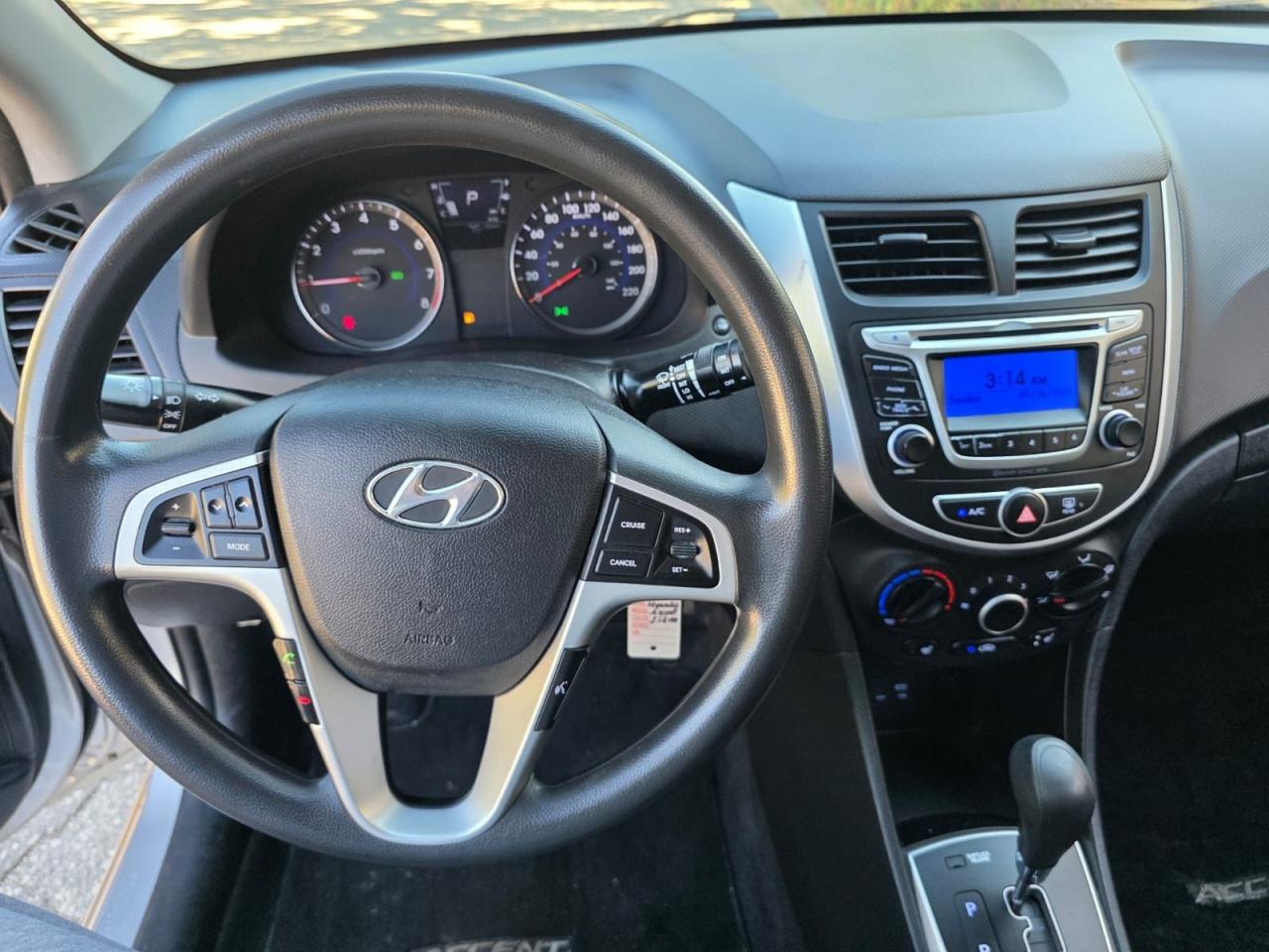 2014 Hyundai Accent GL - Photo #7
