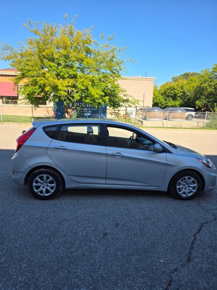 2014 Hyundai Accent GL - Photo #8