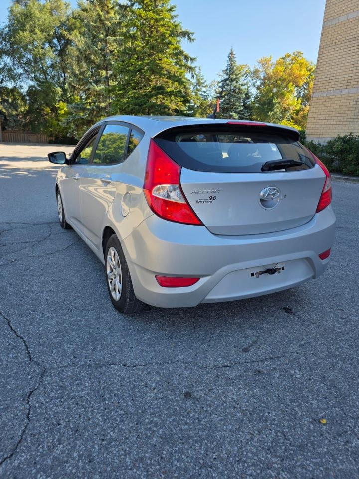 2014 Hyundai Accent GL Photo3