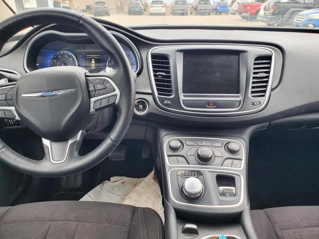 2015 Chrysler 200 Limited Photo