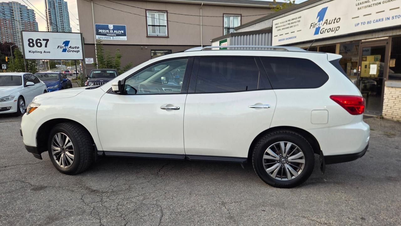 2018 Nissan Pathfinder SL PREMIUM - Photo #2