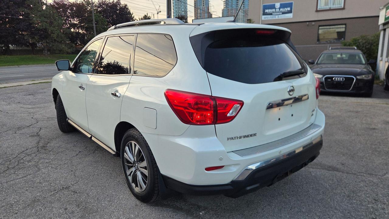 2018 Nissan Pathfinder SL PREMIUM - Photo #3