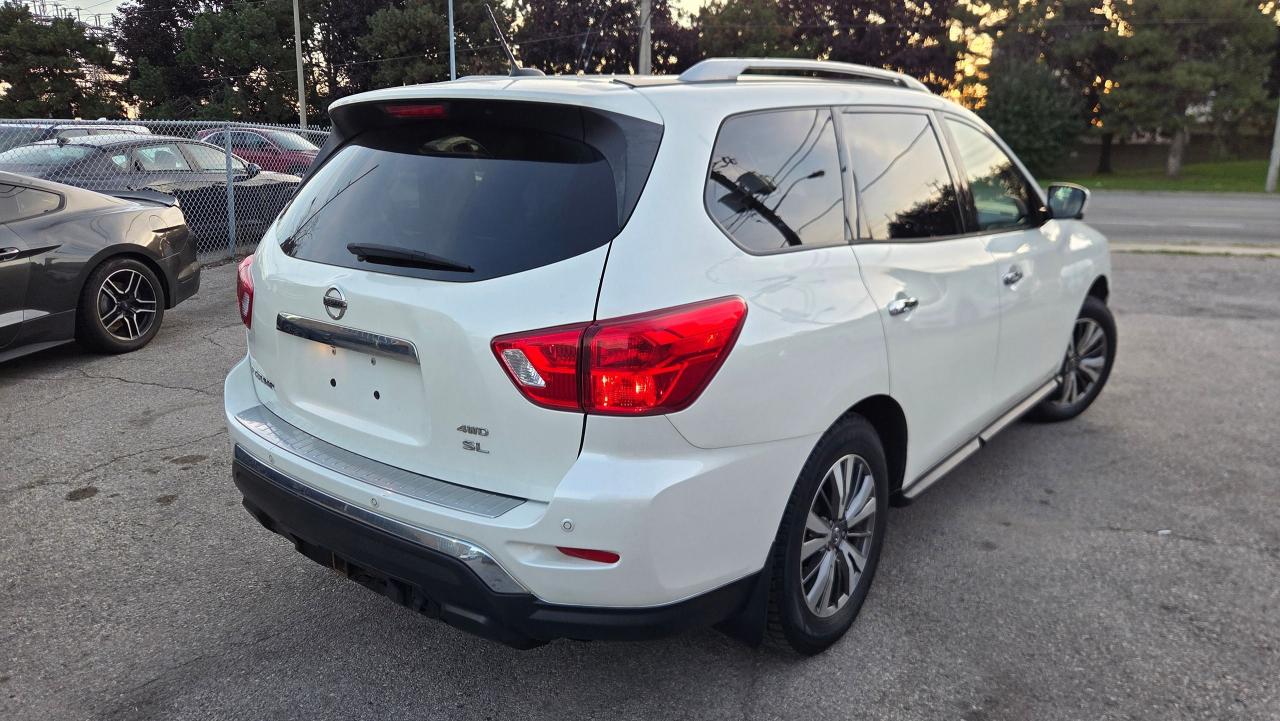 2018 Nissan Pathfinder SL PREMIUM - Photo #4
