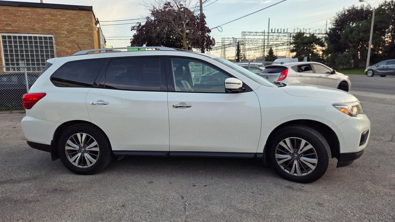 2018 Nissan Pathfinder SL PREMIUM - Photo #5