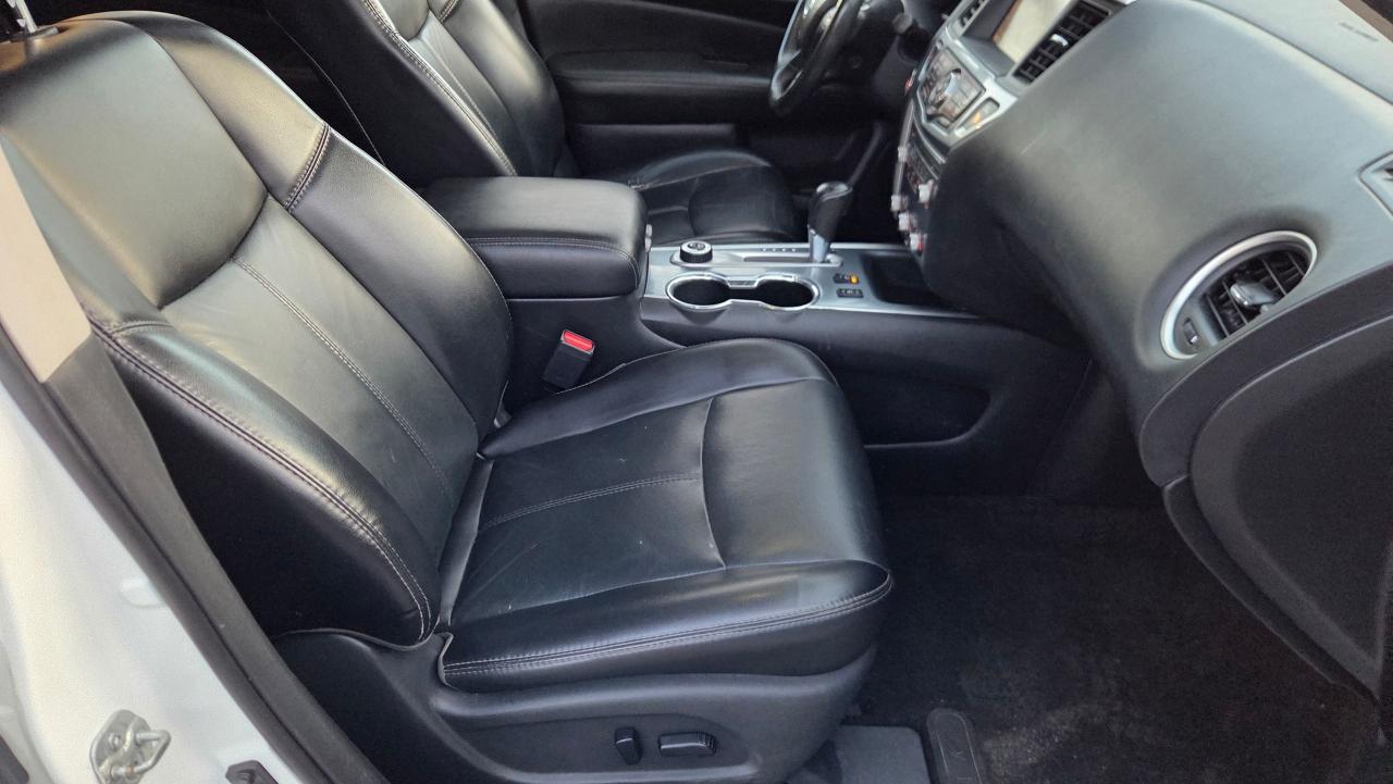 2018 Nissan Pathfinder SL PREMIUM - Photo #9