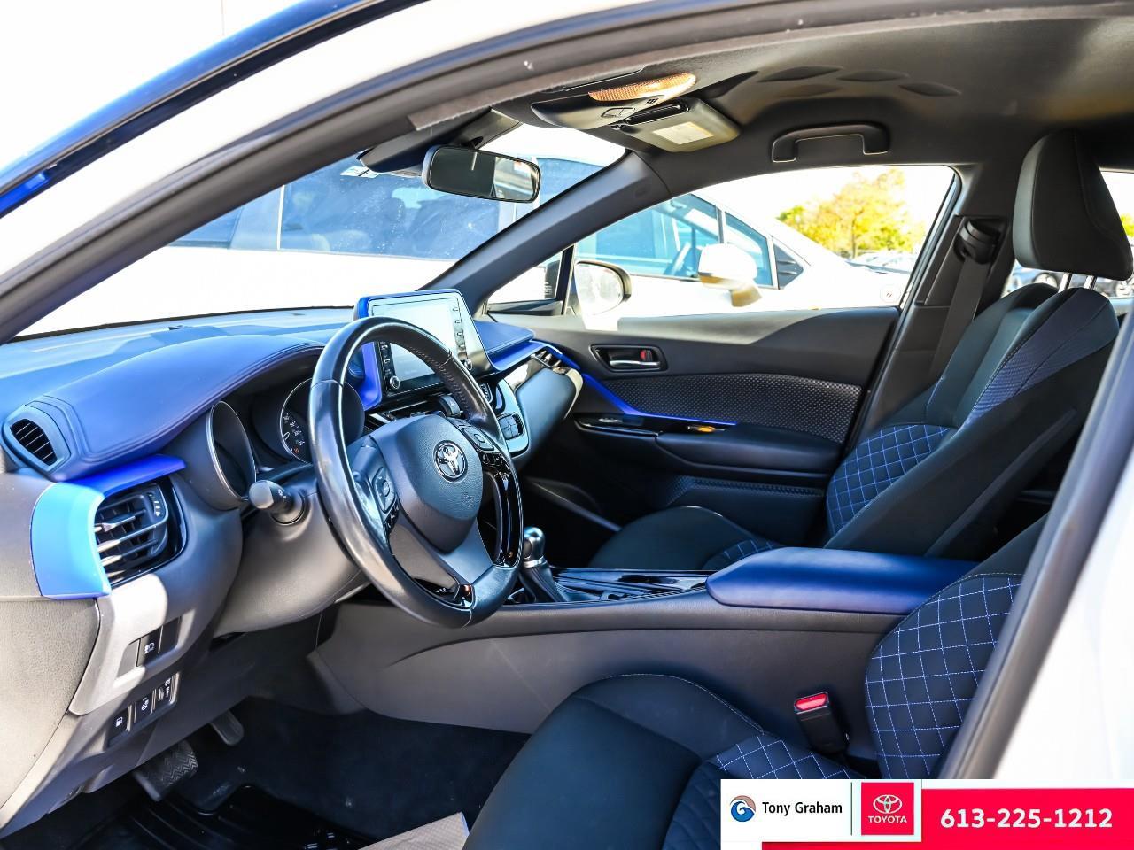 2021 Toyota C-HR XLE Premium Photo