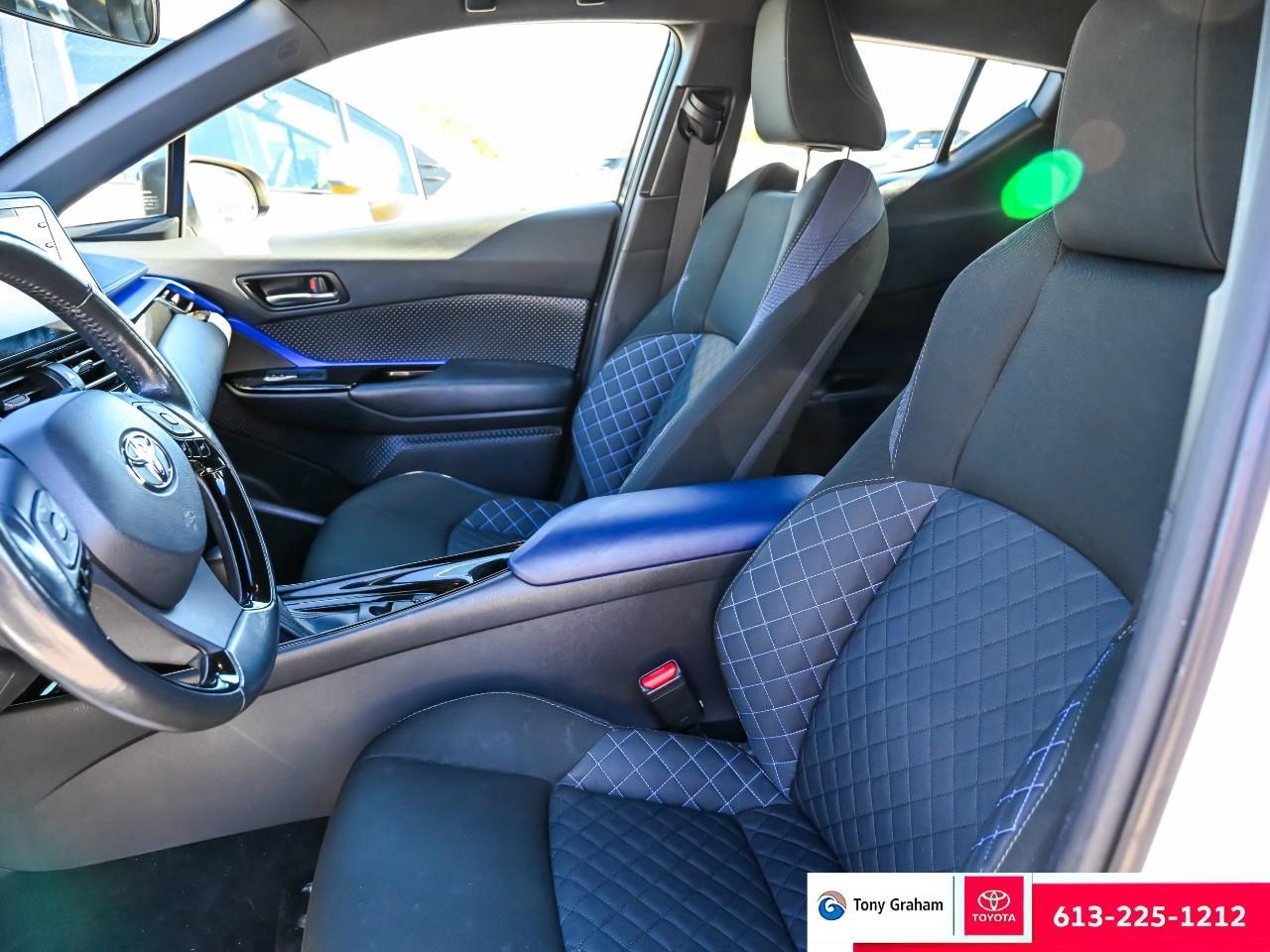 2021 Toyota C-HR XLE Premium Photo