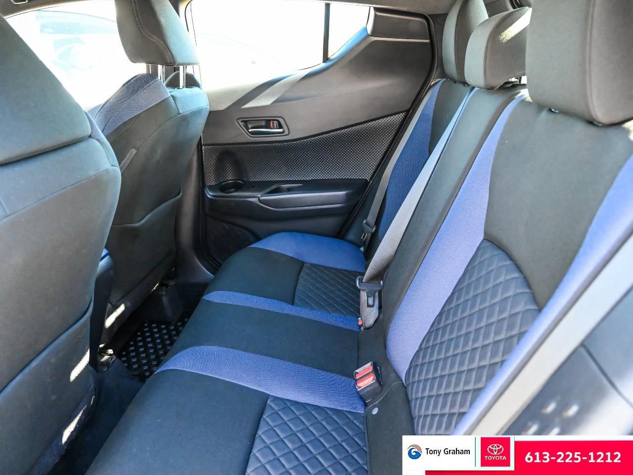 2021 Toyota C-HR XLE Premium Photo