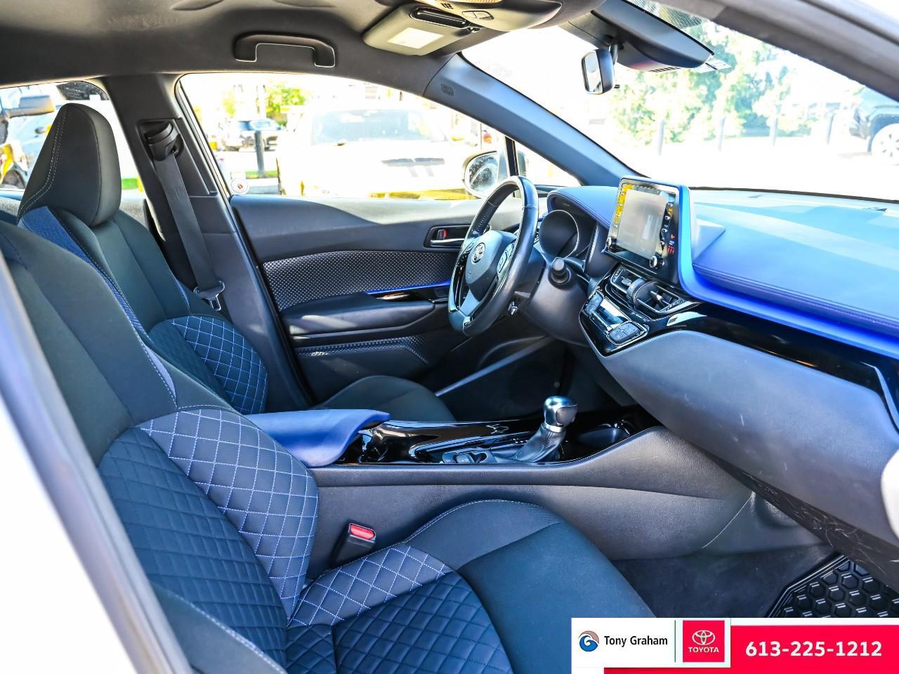 2021 Toyota C-HR XLE Premium Photo