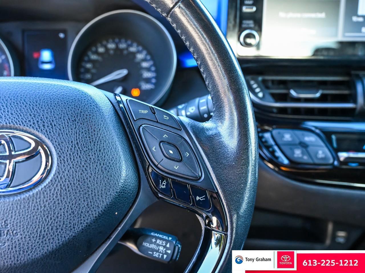 2021 Toyota C-HR XLE Premium Photo