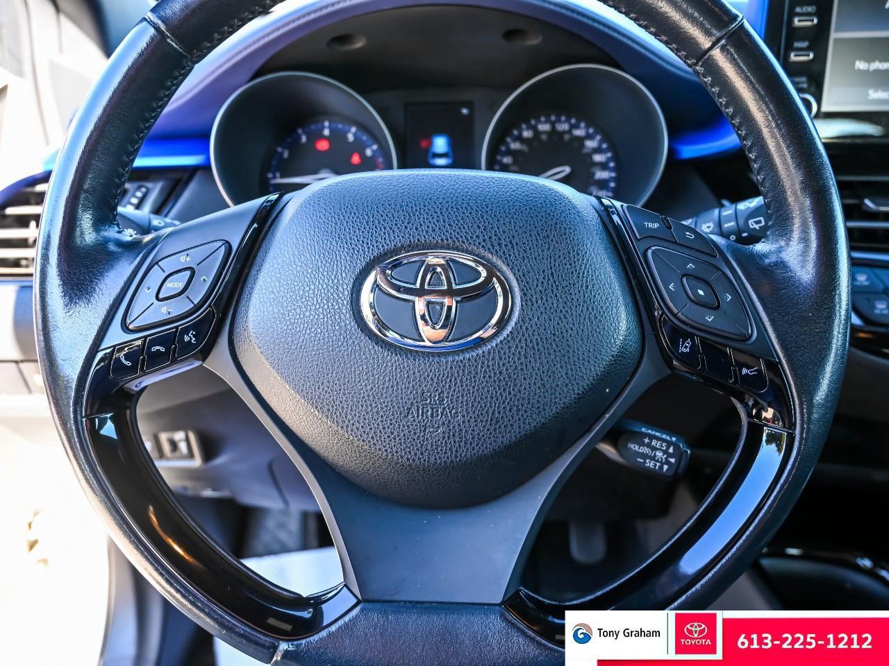 2021 Toyota C-HR XLE Premium Photo