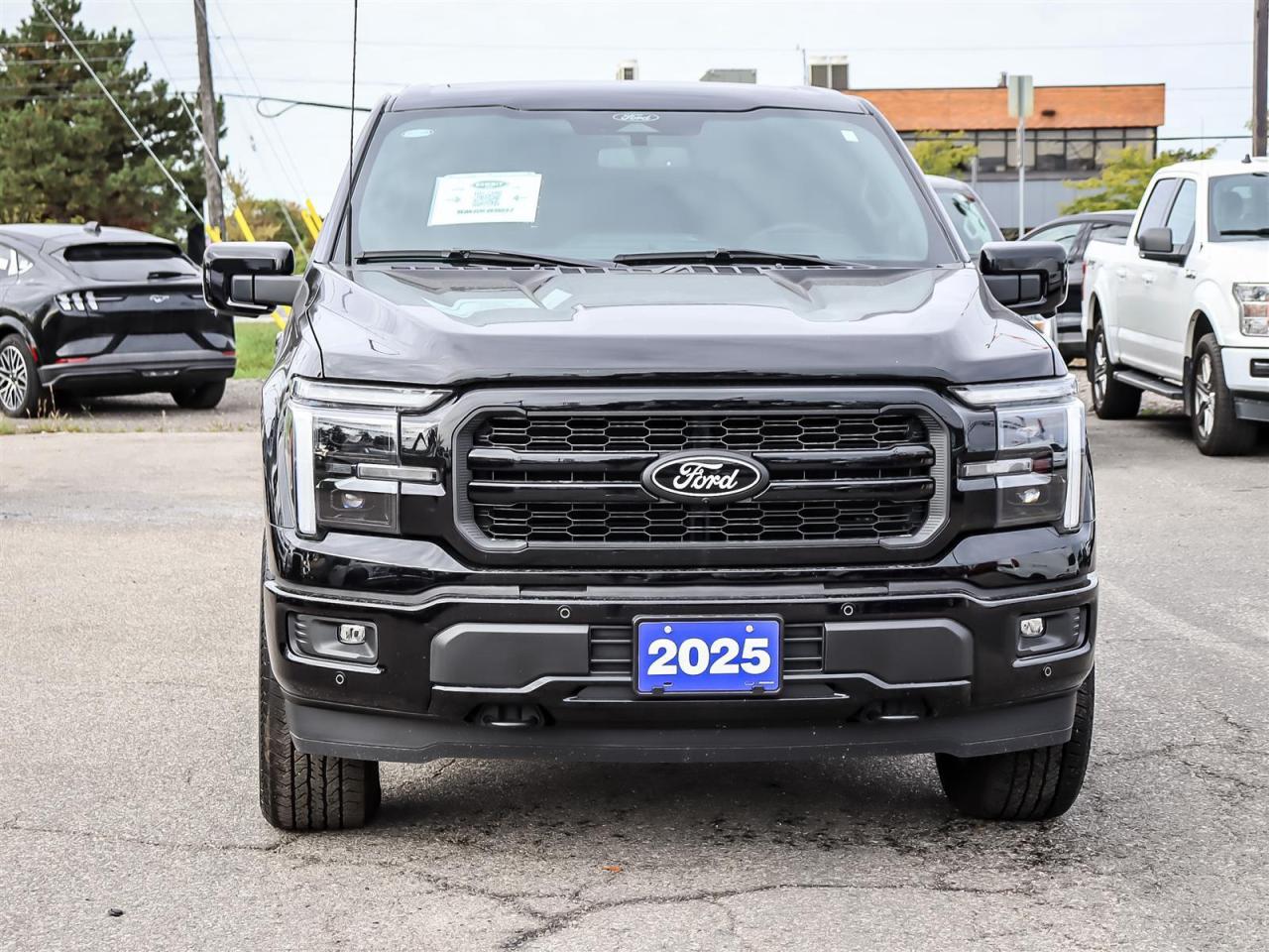 2025 Ford F-150 Lariat | 5.0L V8 | Black Appearance Pkg | Moonroof | Photo