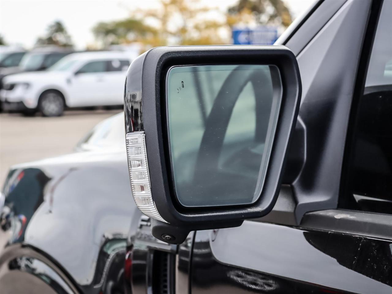 2025 Ford F-150 Lariat | 5.0L V8 | Black Appearance Pkg | Moonroof | Photo