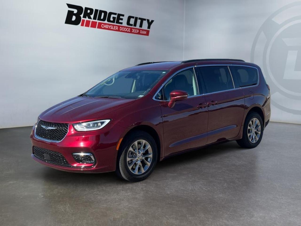 Used 2022 Chrysler Pacifica Touring L AWD - Leather - Power Doors & Liftgate - Apple Car Play/Android Auto - Remote Start - LED Lights - Climate Pkg for sale in Lethbridge, AB