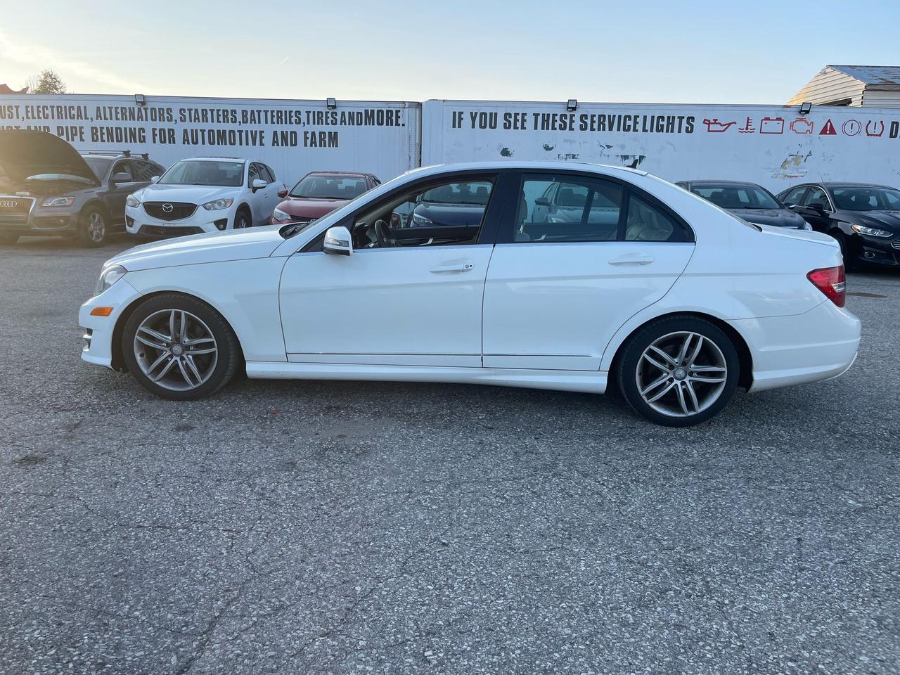 2013 Mercedes-Benz C-Class C 300 Photo2