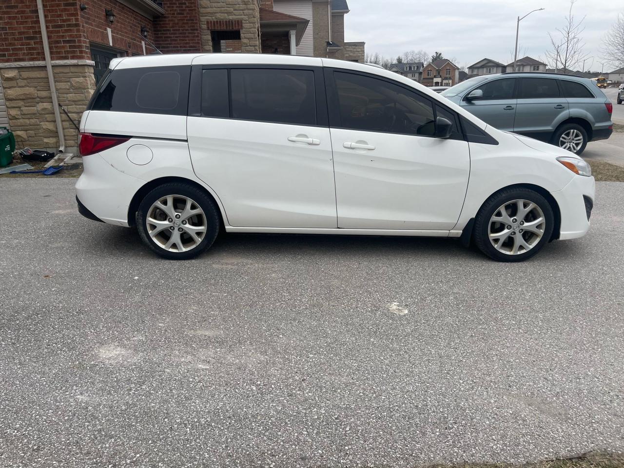 2015 Mazda MAZDA5 GS - Photo #15