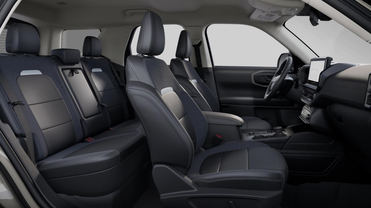 2025 Ford Bronco Sport Outer Banks Photo5