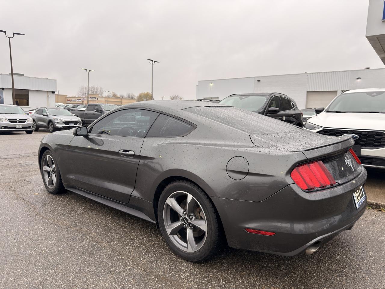 2017 Ford Mustang 2DR FASTBACK V6 Photo