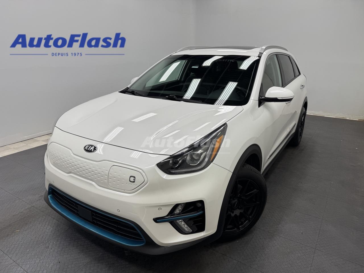 Used 2019 Kia NIRO EV SX TOURING, AUTONOMIE 385KM, CUIR, TOIT OUVRANT for sale in Saint-Hubert, QC