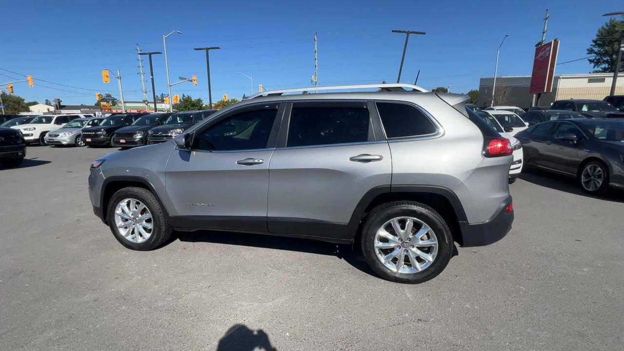 2016 Jeep Cherokee LIMITED AWD |V6 |COOLED LEATHER |PANO ROOF | NAV Photo4
