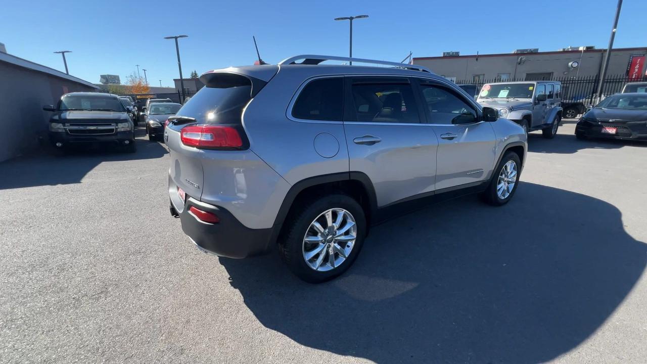 2016 Jeep Cherokee LIMITED AWD |V6 |COOLED LEATHER |PANO ROOF | NAV Photo