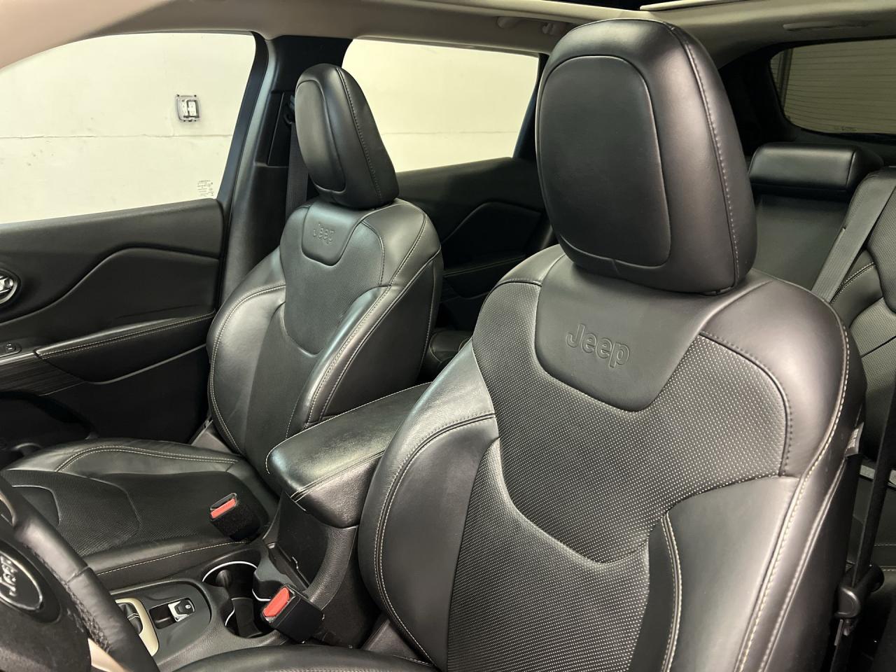 2016 Jeep Cherokee LIMITED AWD |V6 |COOLED LEATHER |PANO ROOF | NAV Photo