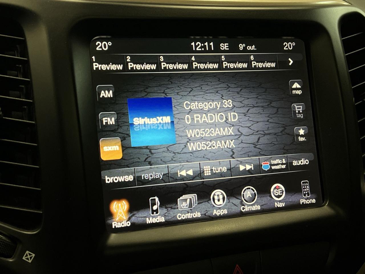 2016 Jeep Cherokee LIMITED AWD |V6 |COOLED LEATHER |PANO ROOF | NAV Photo