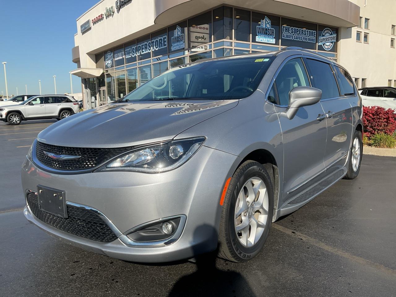 Used 2019 Chrysler Pacifica PWR DOORS / PWR LIFTGATE / NAV / HTD SEATS + WHEEL for sale in Windsor, ON