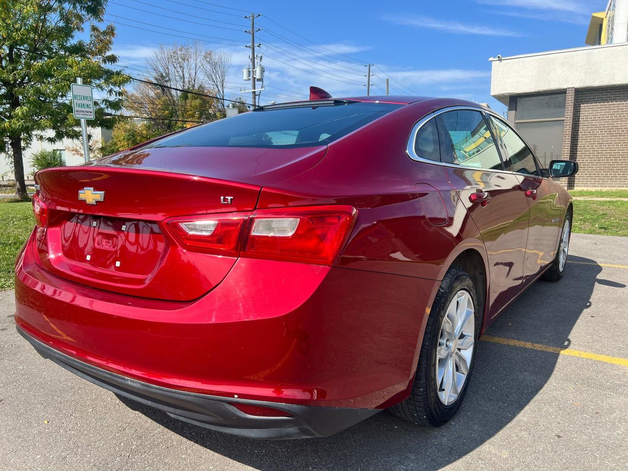 2023 Chevrolet Malibu 1LT - Photo #2