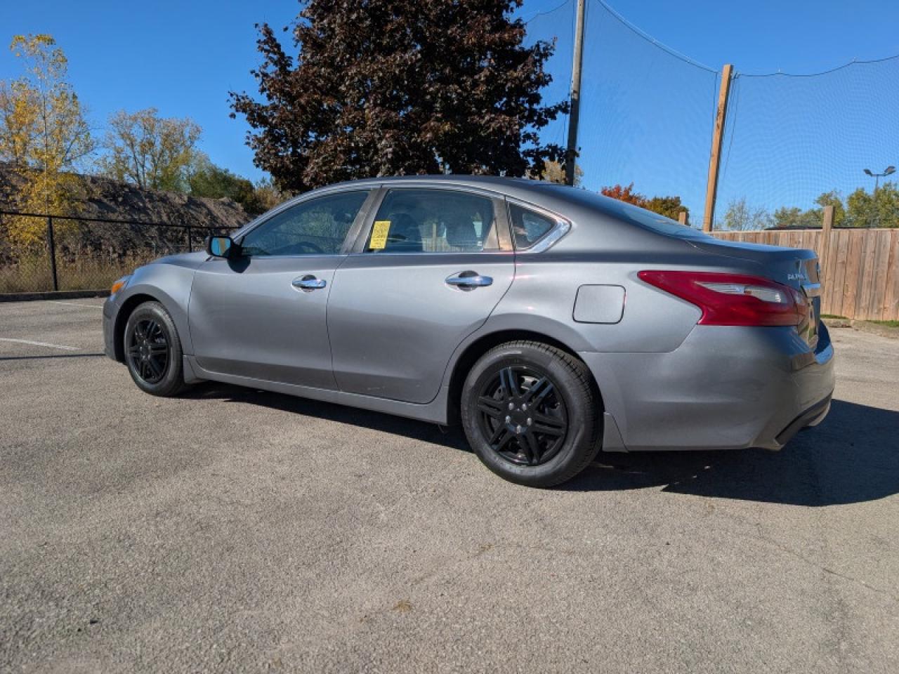 2018 Nissan Altima S  **CAM - BLUETOOTH - HTD SEATS** Photo2