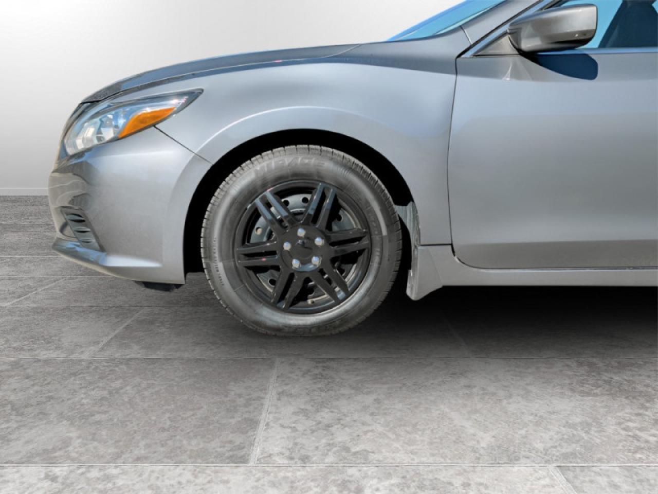 2018 Nissan Altima S  **CAM - BLUETOOTH - HTD SEATS** Photo