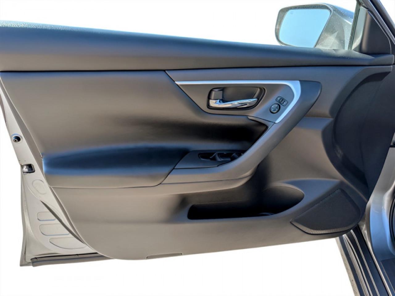 2018 Nissan Altima S  **CAM - BLUETOOTH - HTD SEATS** Photo