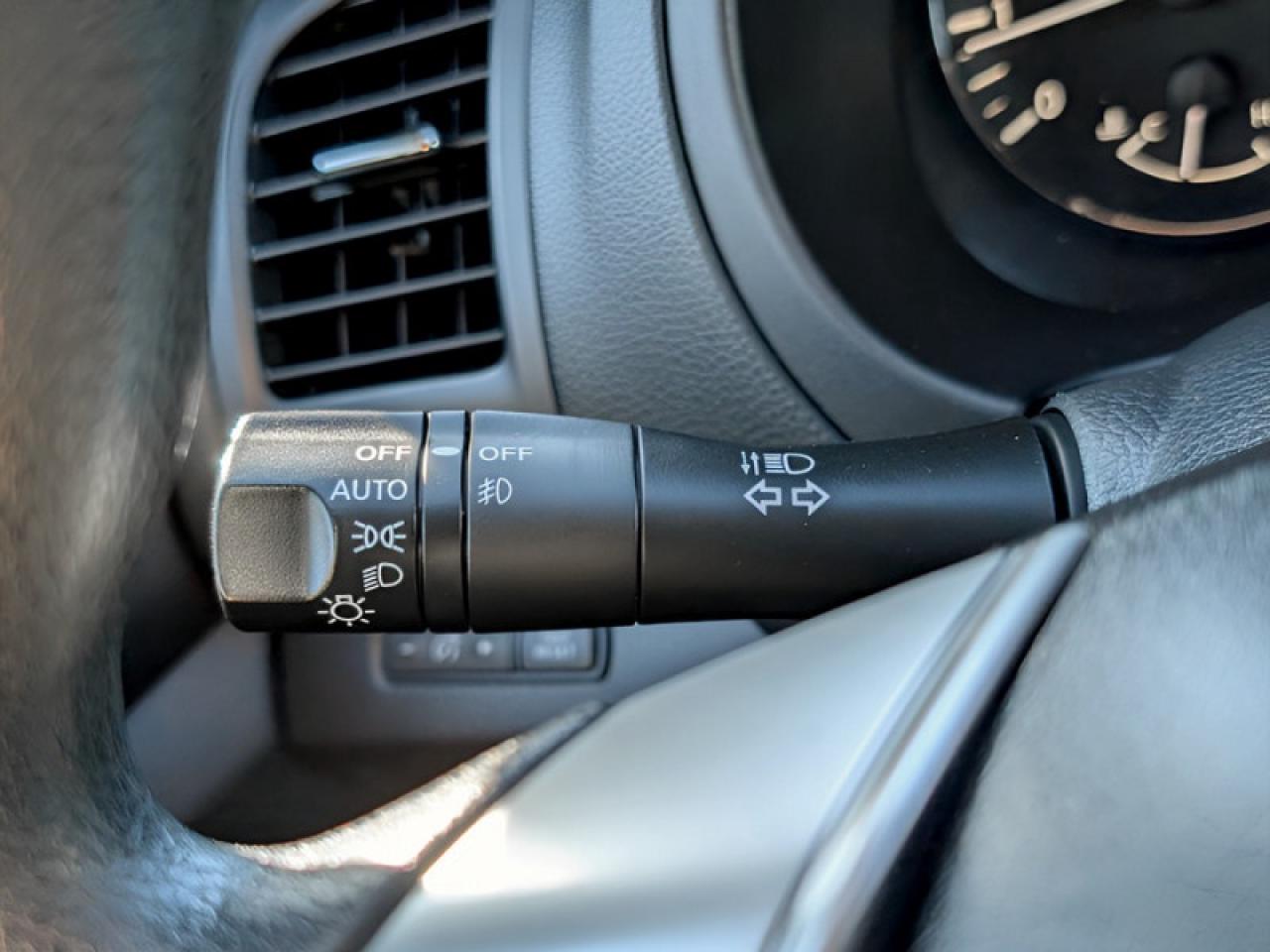 2018 Nissan Altima S  **CAM - BLUETOOTH - HTD SEATS** Photo