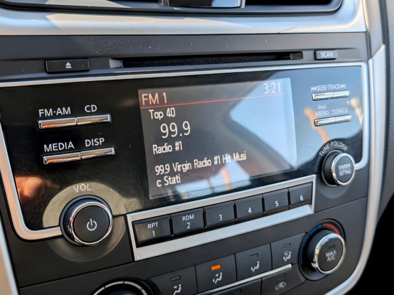 2018 Nissan Altima S  **CAM - BLUETOOTH - HTD SEATS** Photo