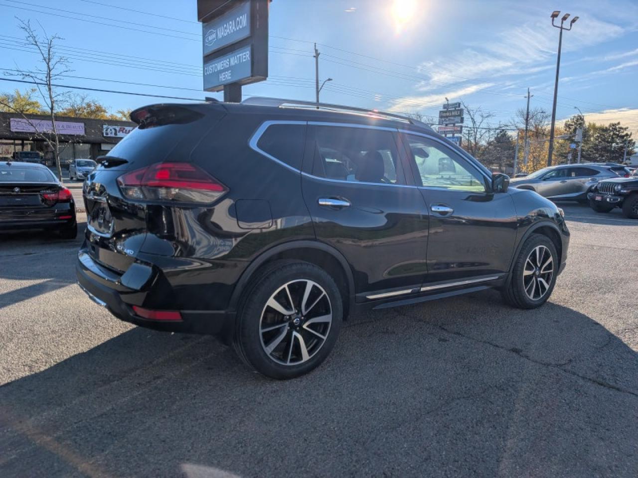 2017 Nissan Rogue SL Platinum  **360 CAM - PANO ROOF** Photo4