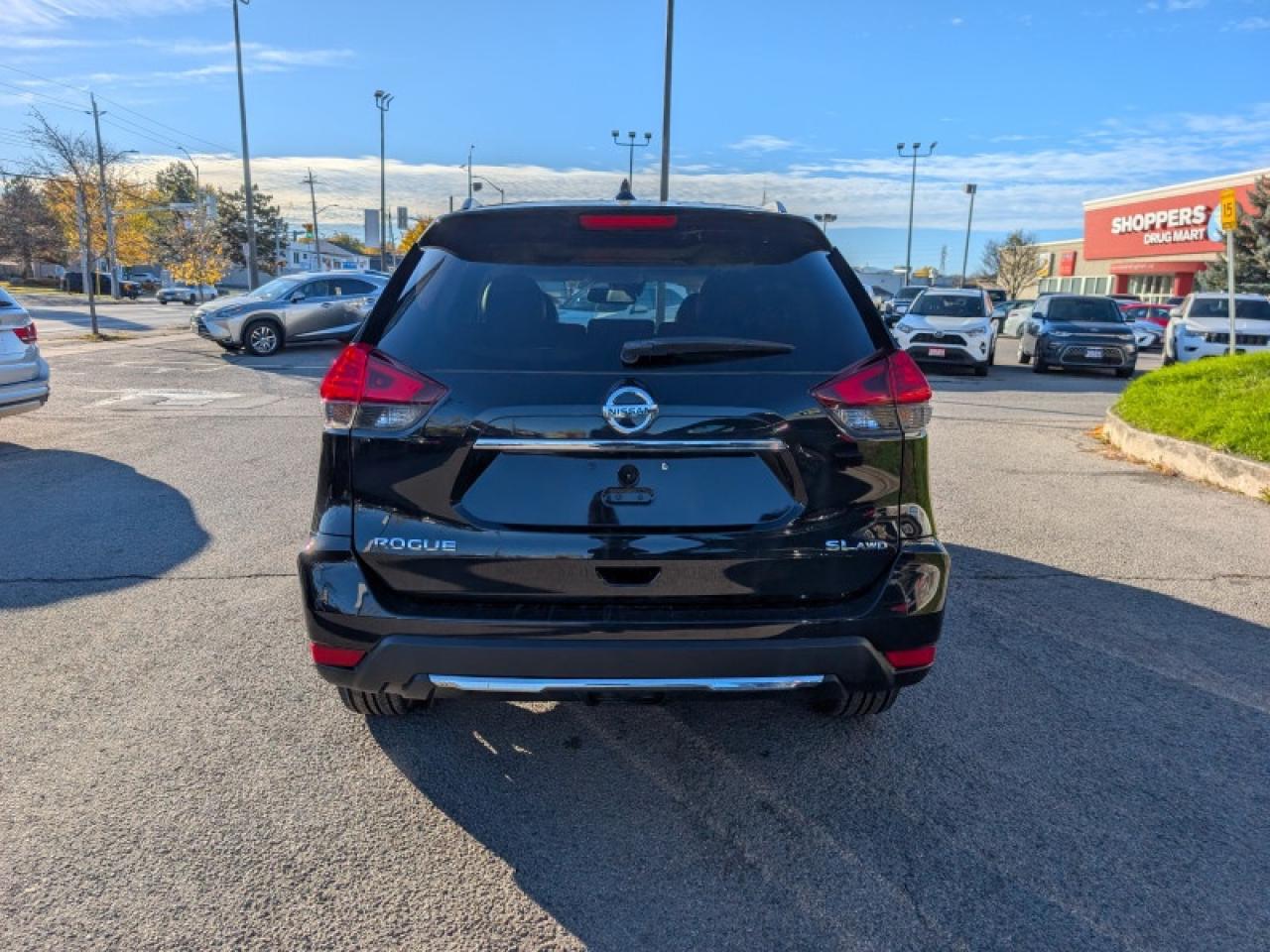 2017 Nissan Rogue SL Platinum  **360 CAM - PANO ROOF** Photo3