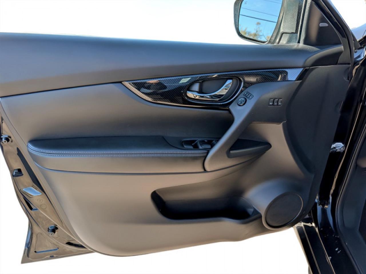 2017 Nissan Rogue SL Platinum  **360 CAM - PANO ROOF** Photo