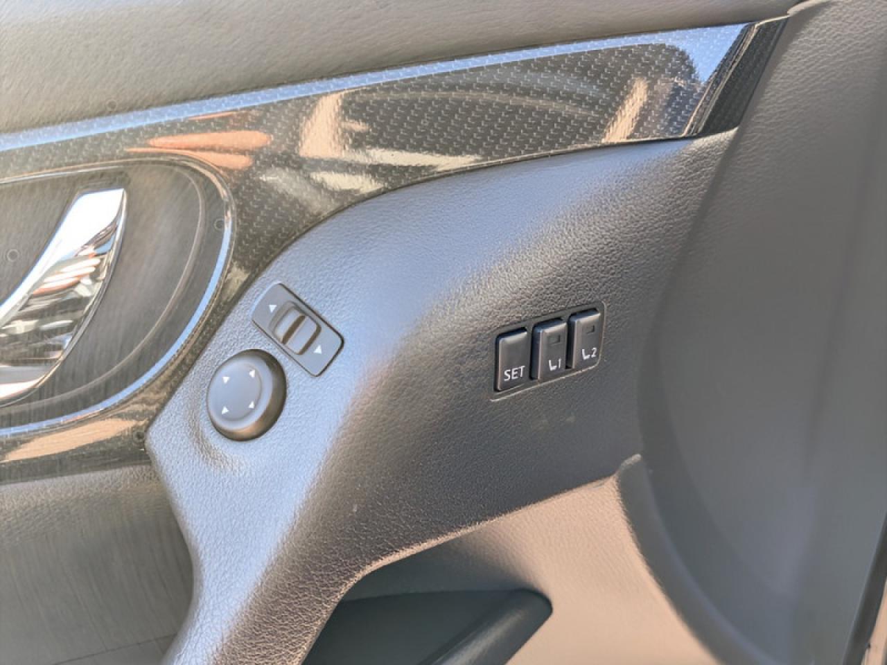 2017 Nissan Rogue SL Platinum  **360 CAM - PANO ROOF** Photo