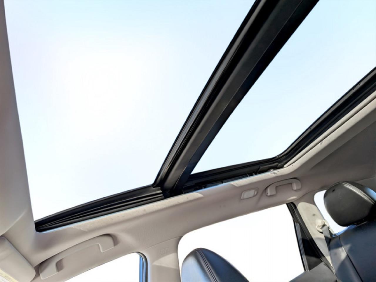 2017 Nissan Rogue SL Platinum  **360 CAM - PANO ROOF** Photo