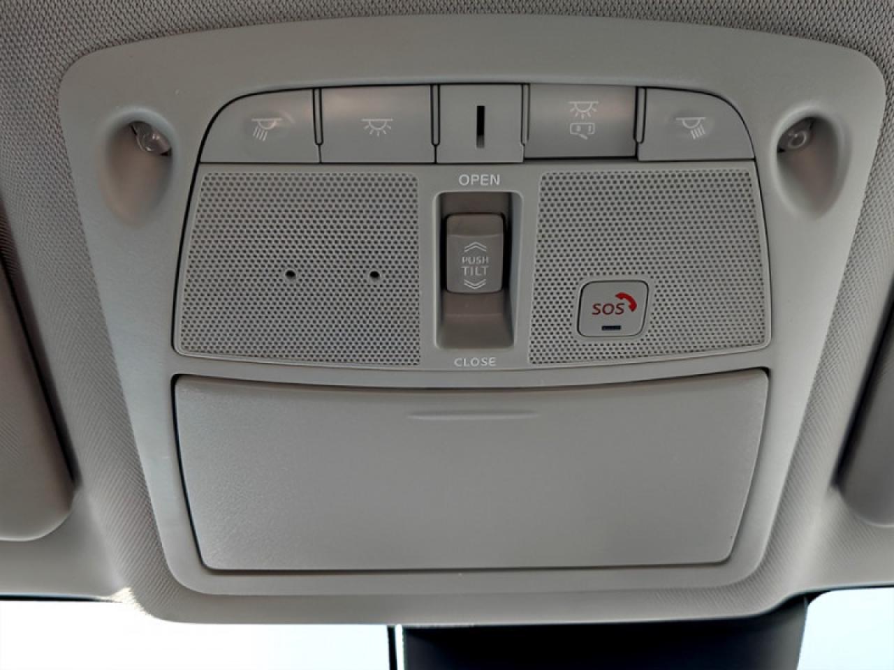 2017 Nissan Rogue SL Platinum  **360 CAM - PANO ROOF** Photo