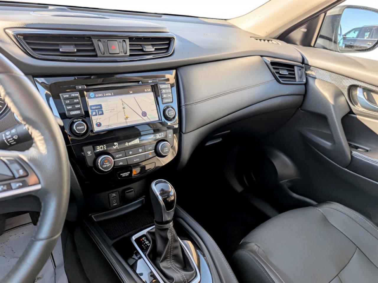 2017 Nissan Rogue SL Platinum  **360 CAM - PANO ROOF** Photo