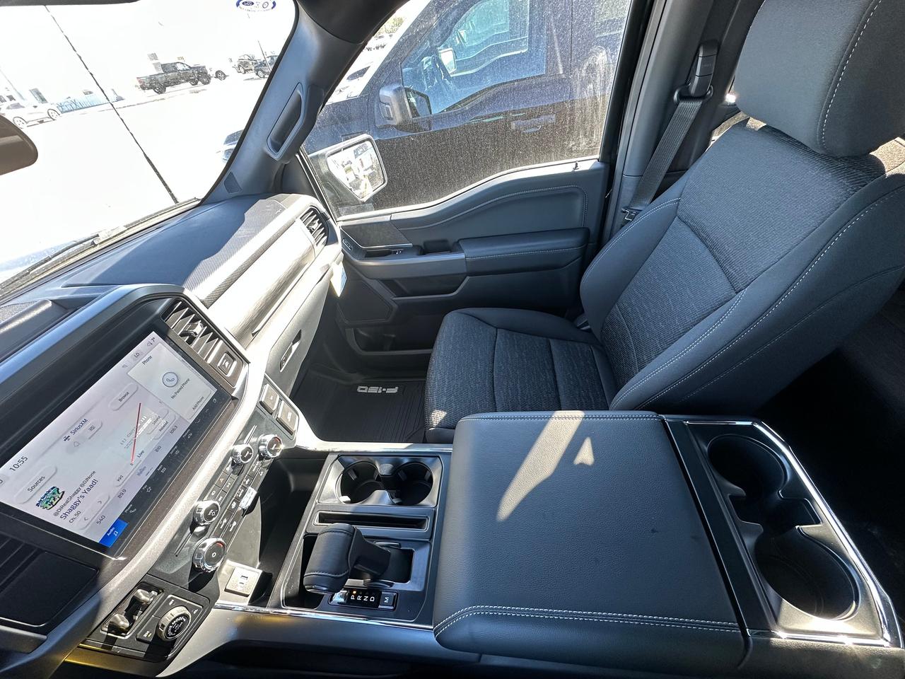 2025 Ford F-150 XLT 4WD SuperCrew 5.5' Box Photo5